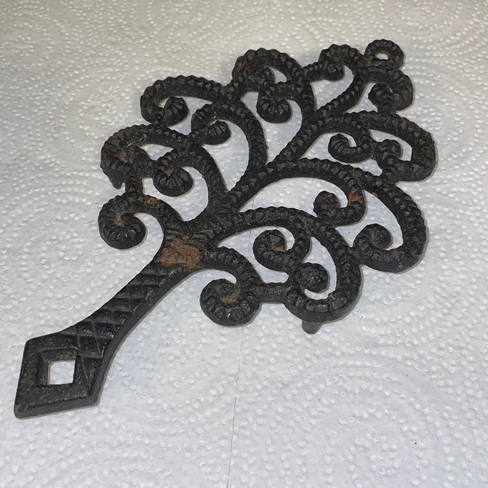 VTG Cast Iron Trivet Family Tree (VM) Virginia Metalcrafters Iron Art.